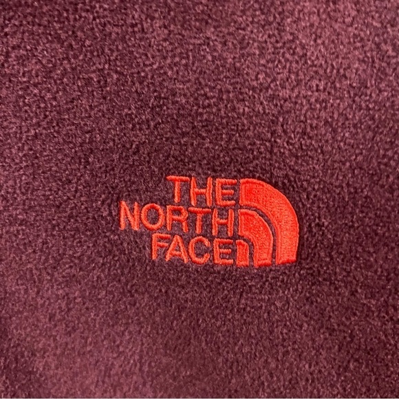 The North Face 1/4 Quarter Zip Fleece Pullover - Picture 4 of 12